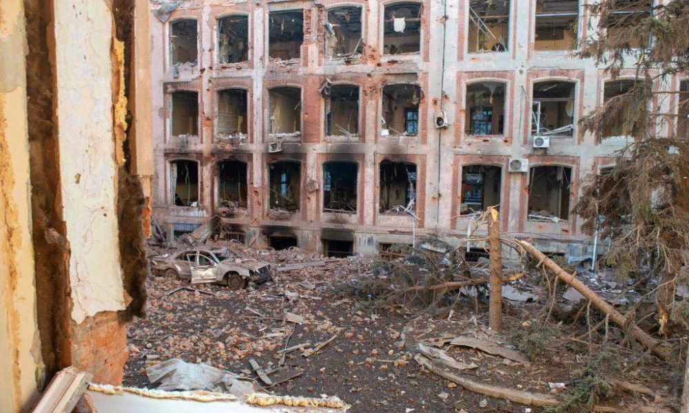 Χάρκοβο: Βομβάρδισαν κτίριο του Πανεπιστημίου – Ολοκληρωτική η καταστροφή